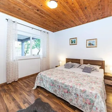 Sea Stone House 1 Apartment